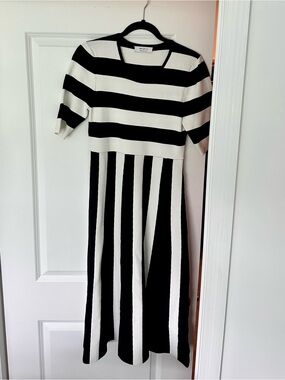 black long dress with sleeves Olivia Long Sleeve Maxi Dress